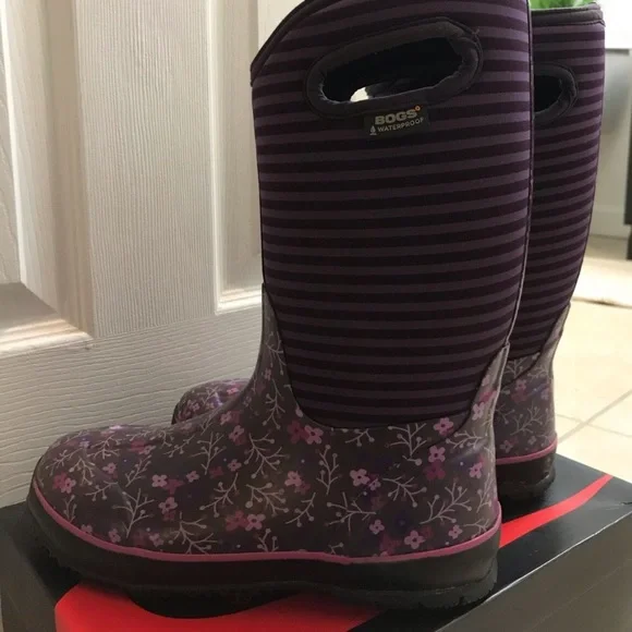 BOGS | Waterproof Classic Flower Stripes Boots Size Youth 6 - Picture 7 of 11
